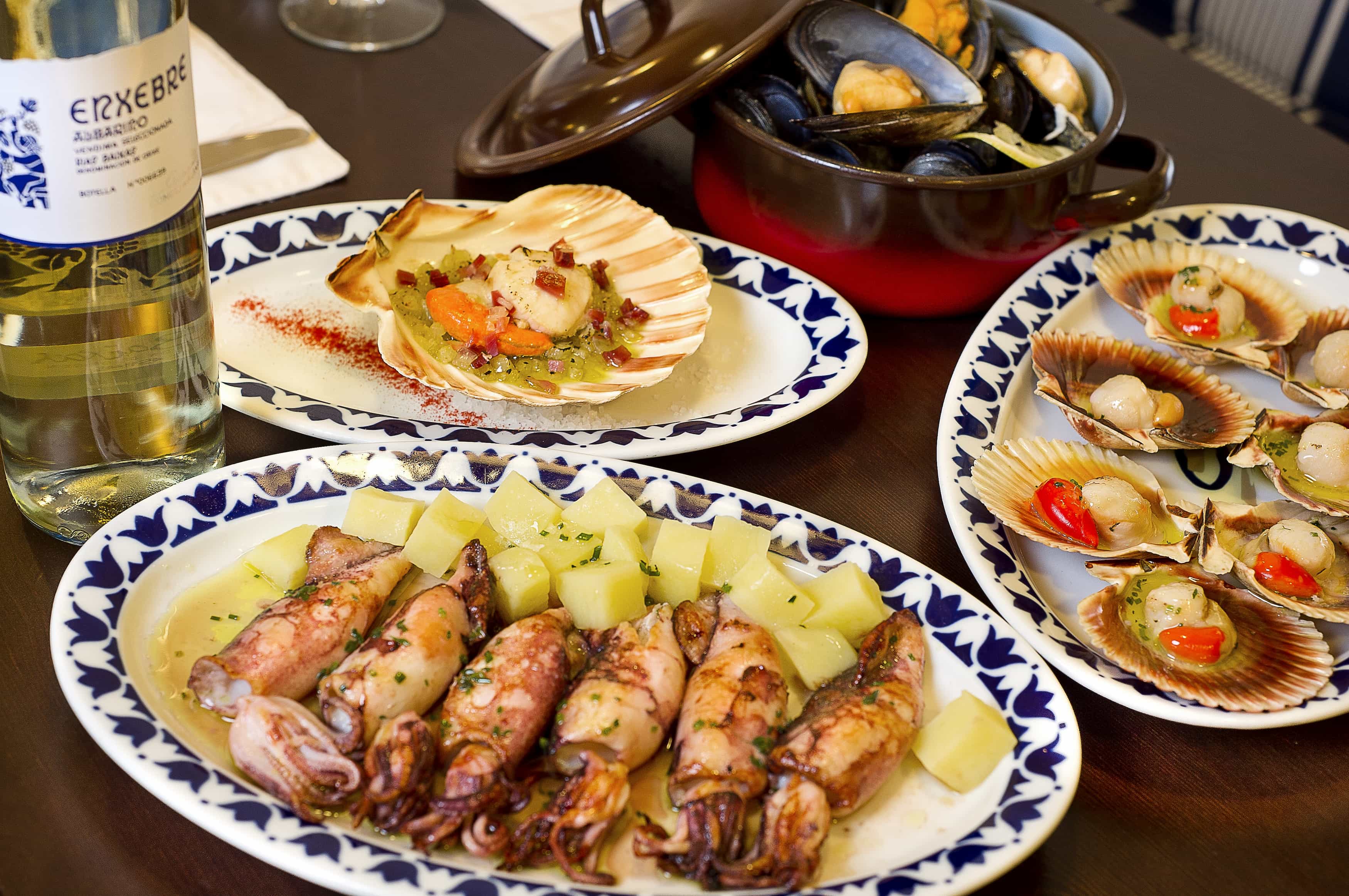 Platos de gastronomía típica del Restaurante dos Reis