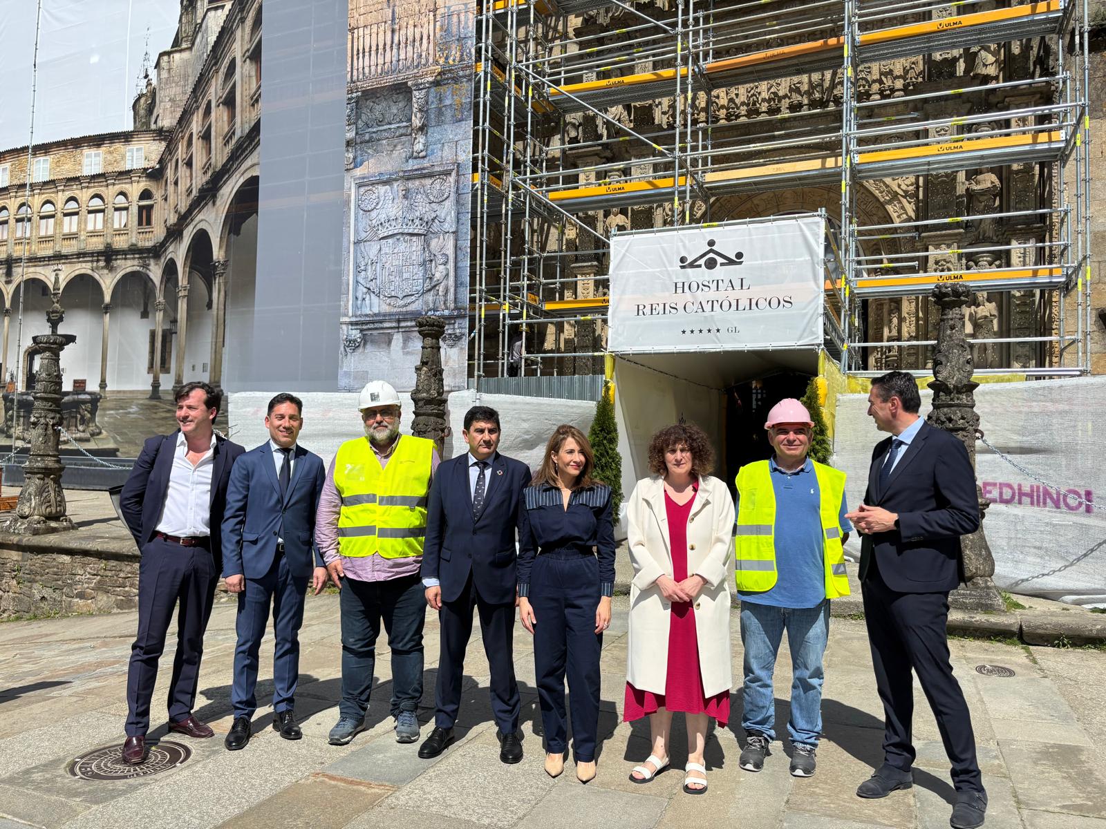 Raquel Sánchez visita las obras del Parador de Santiago