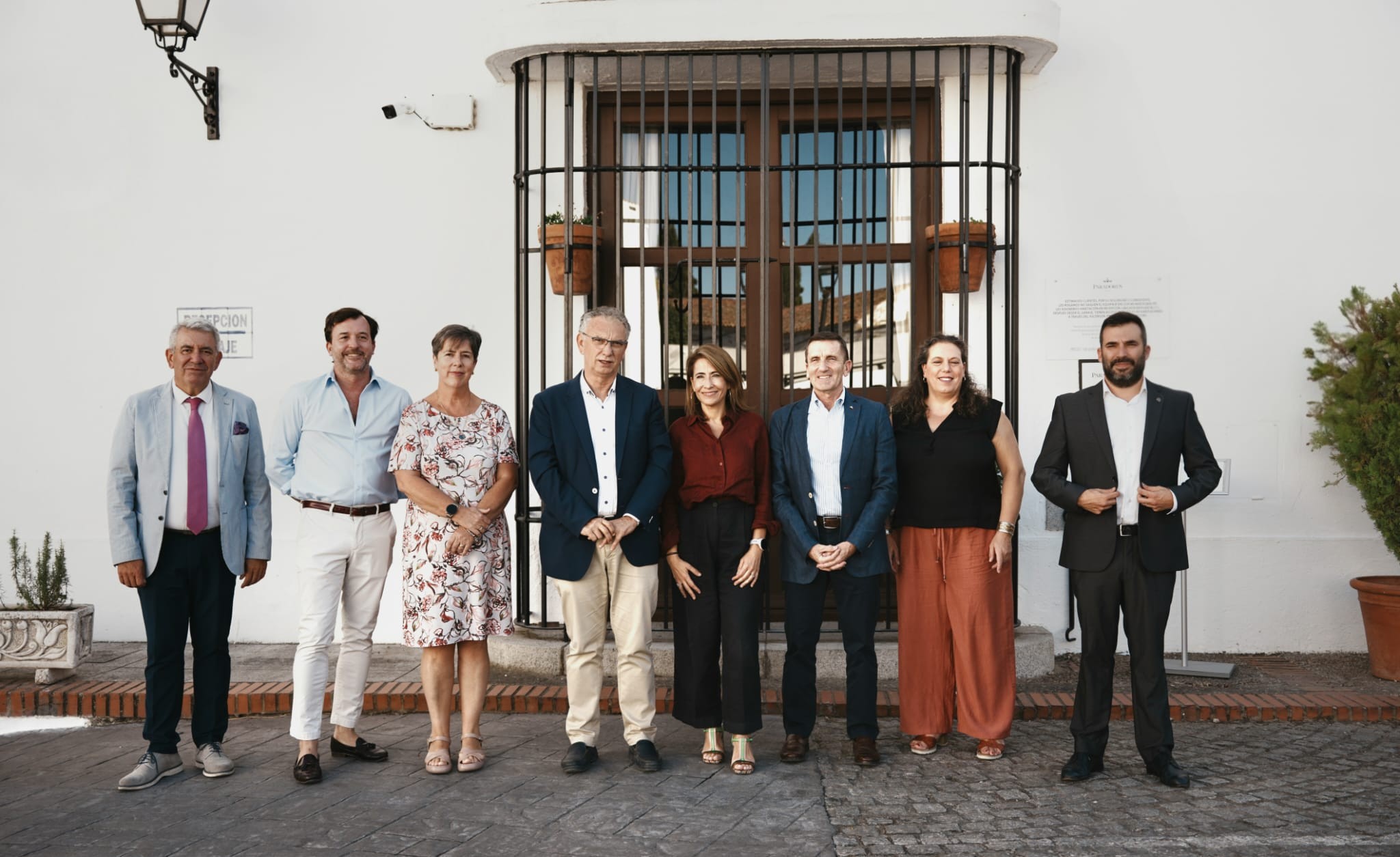 Los participantes en el acto de presentación del proyecto Descubre Paradores