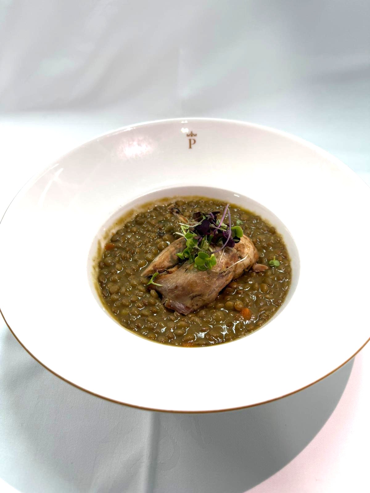 Guiso de lentejas de la Armuña IGP con perdiz (Parador de Salamanca)