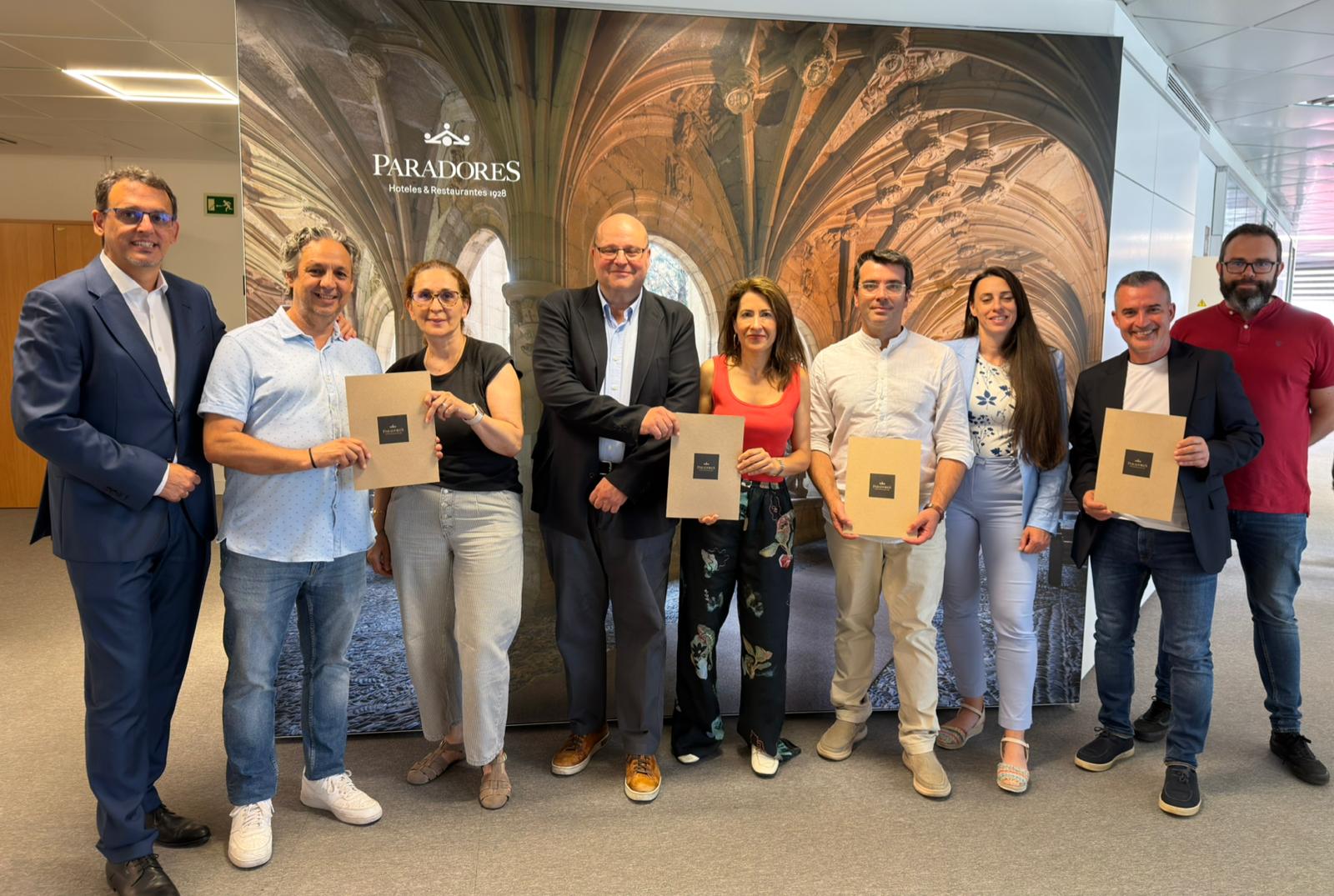 Paradores firma el Plan de Pensiones