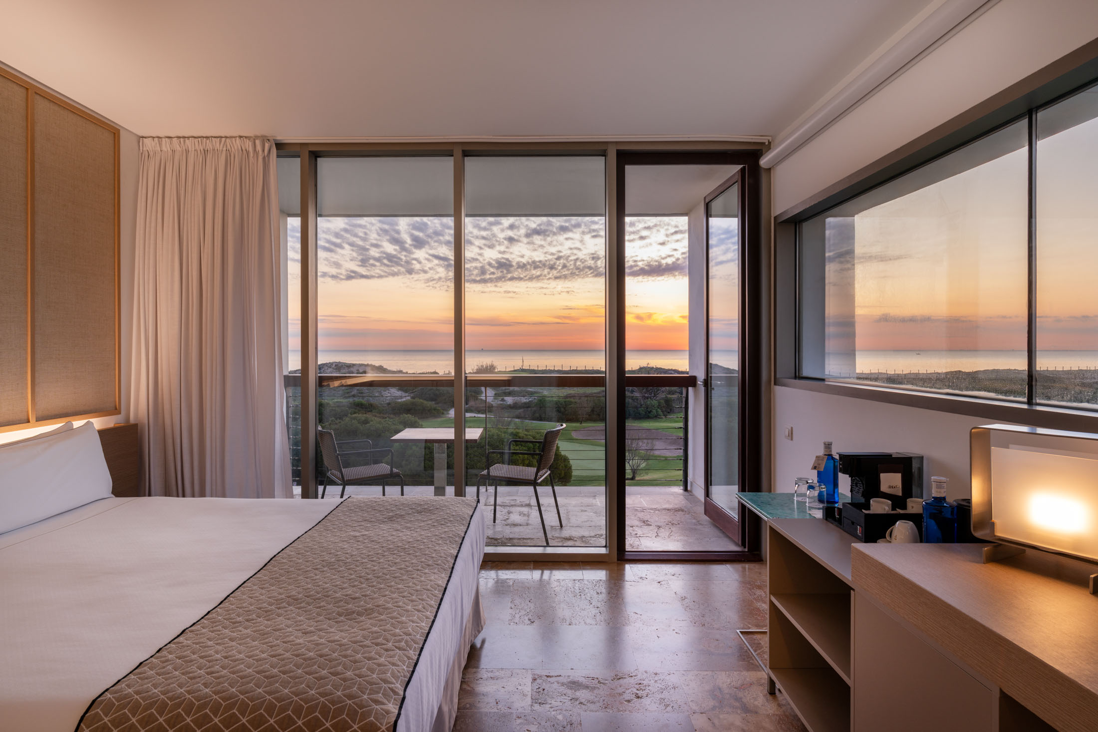 Atardecer desde habitación superior en el Parador de El Saler