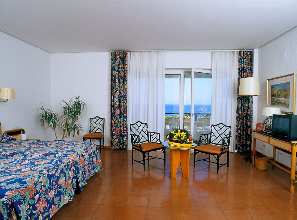 Habitación con vistas al mar en el Parador de Ceuta