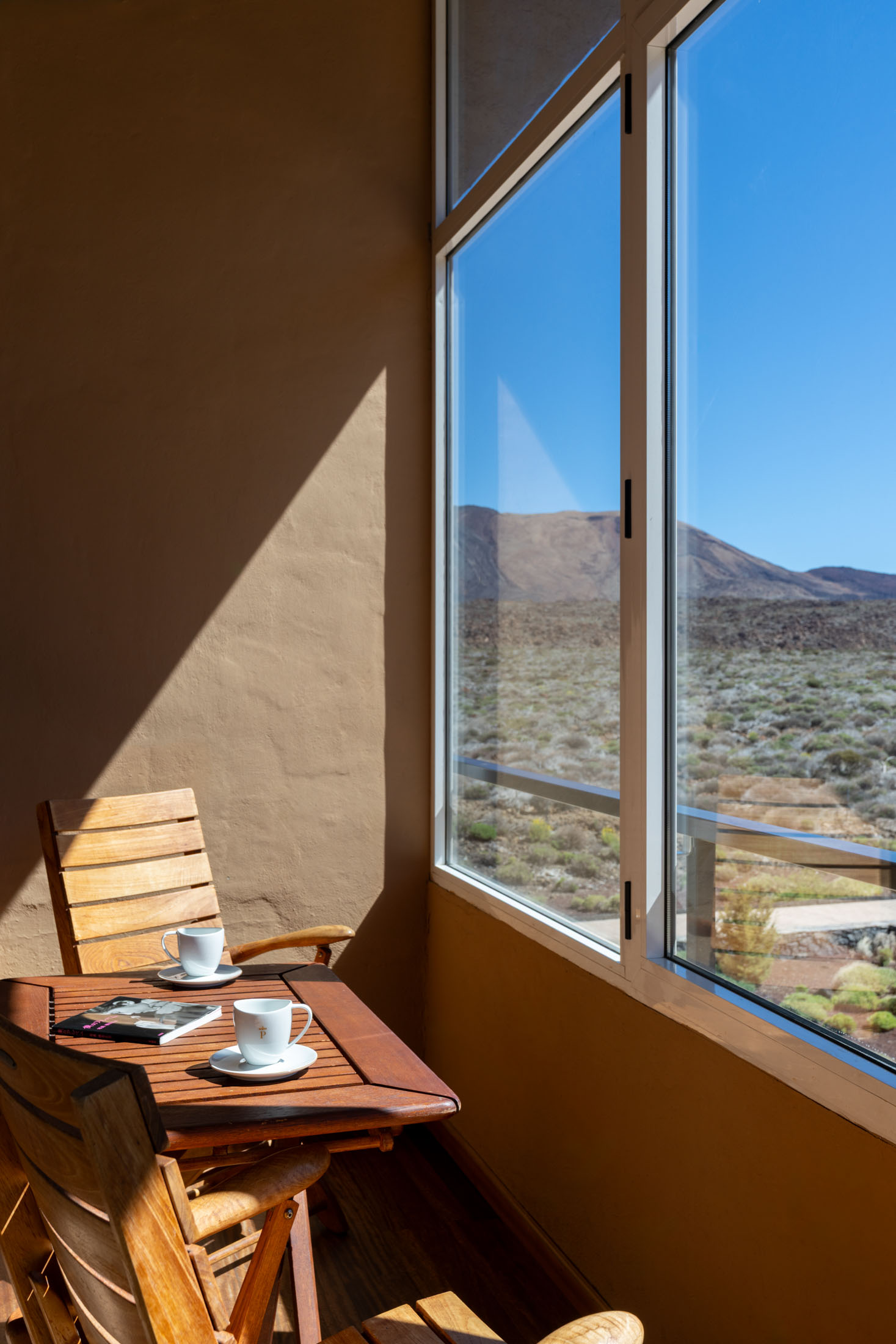 Ventana de habitación doble superior del Parador de Las Cañadas del Teide