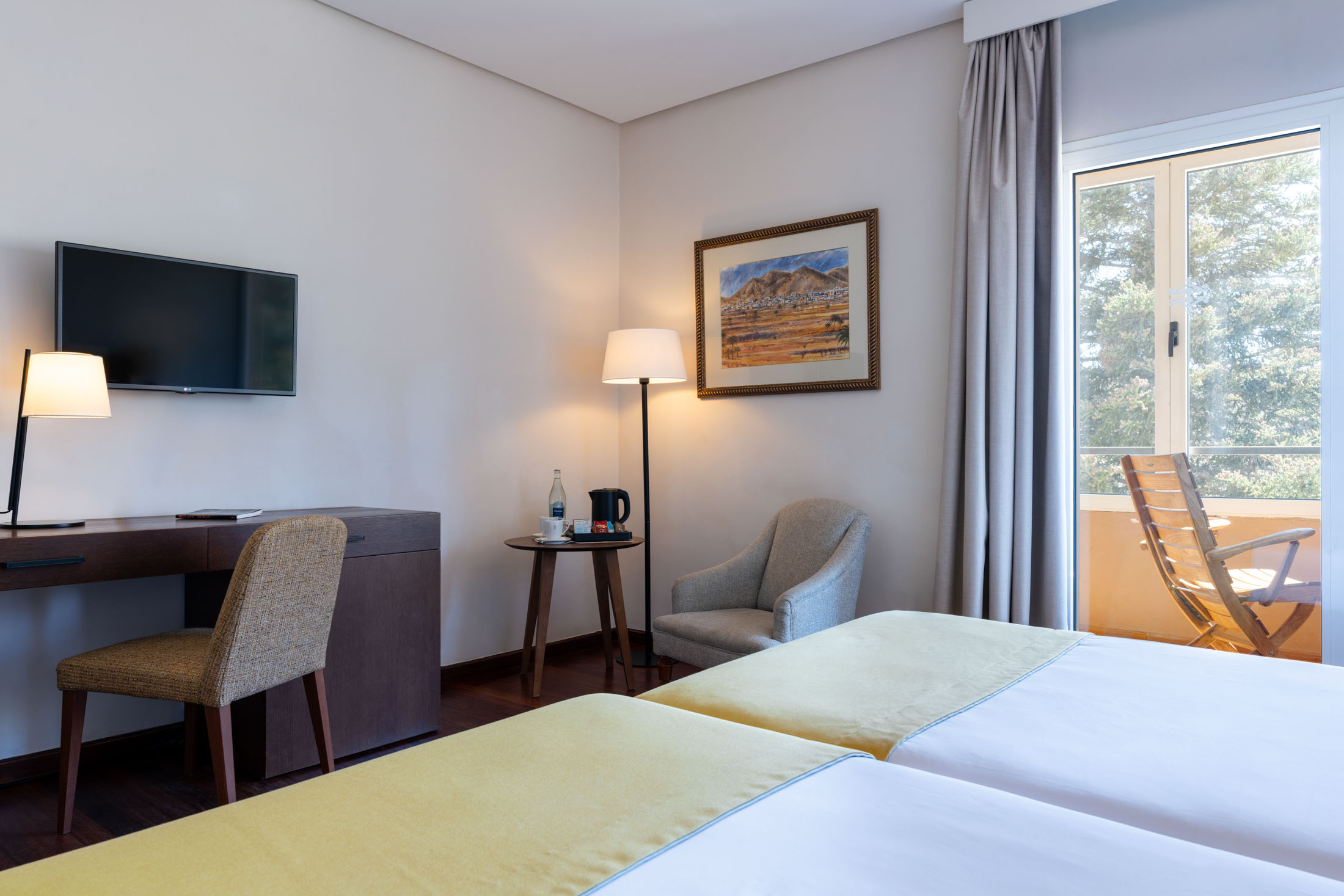 Vista parcial de habitación doble superior del Parador de Las Cañadas del Teide