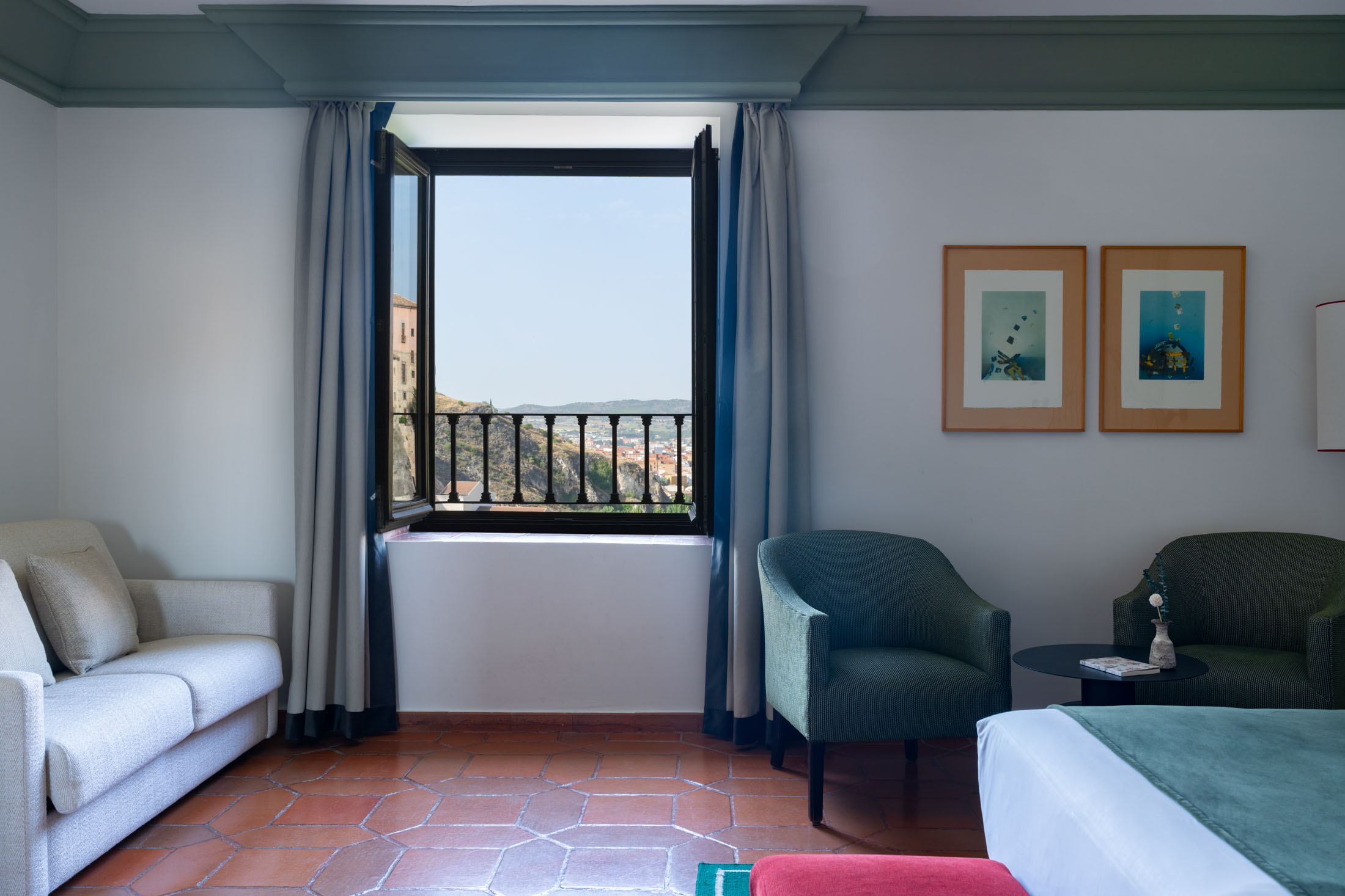 Sofá cama en habitación doble superior del Parador de Cuenca
