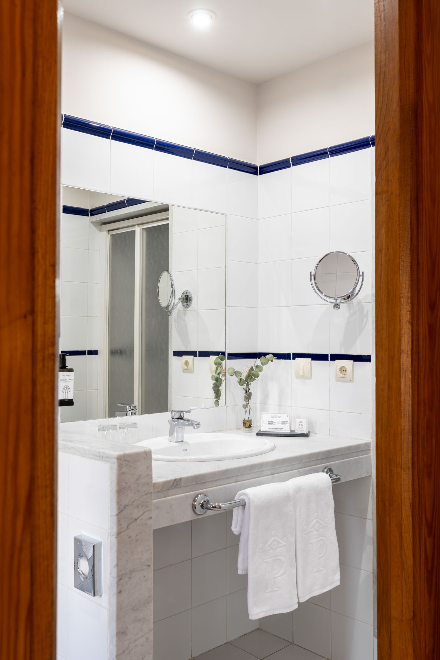 Baño de habitación doble básica en el Parador de Fuente Dé