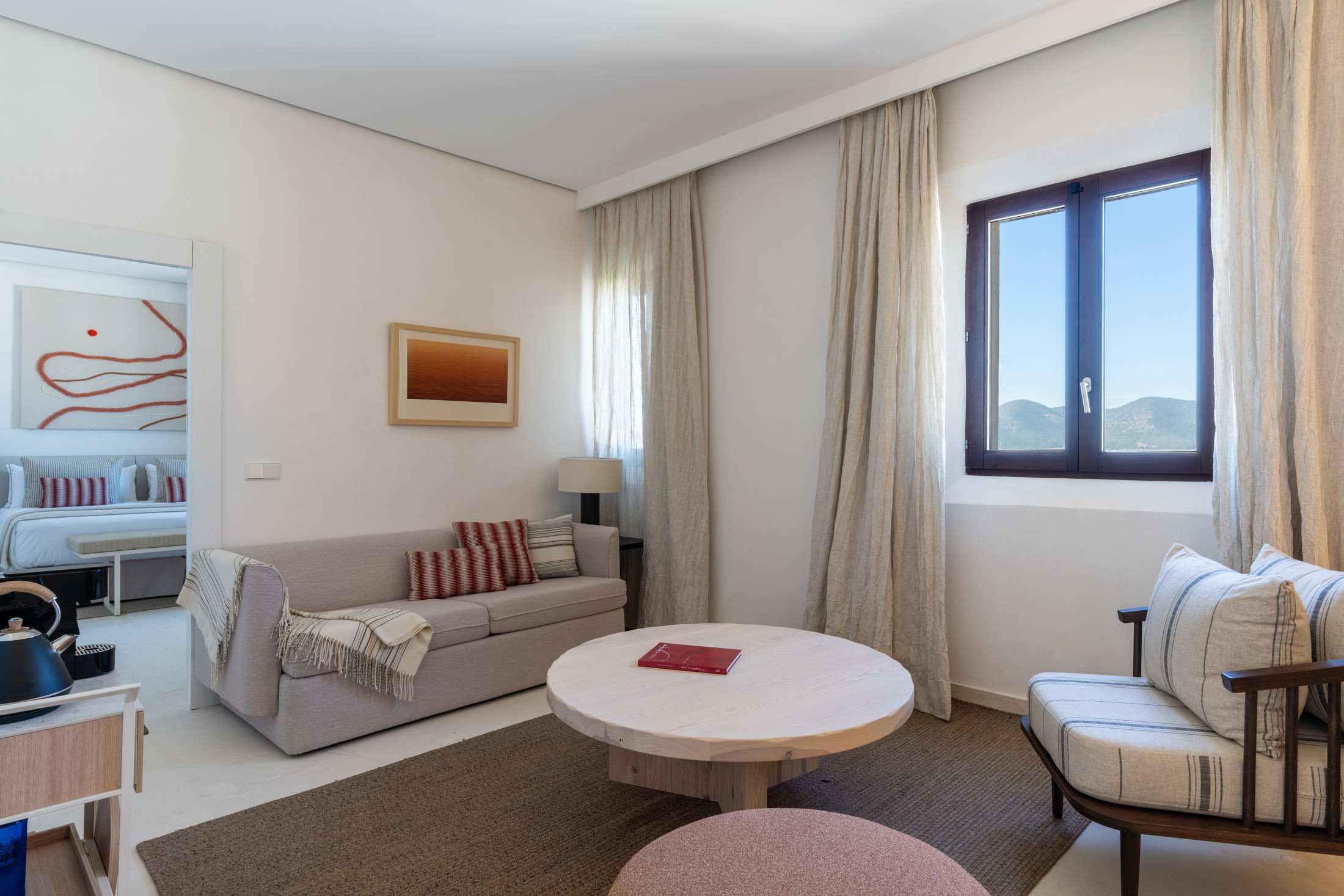 Salón de junior suite del Parador de Ibiza