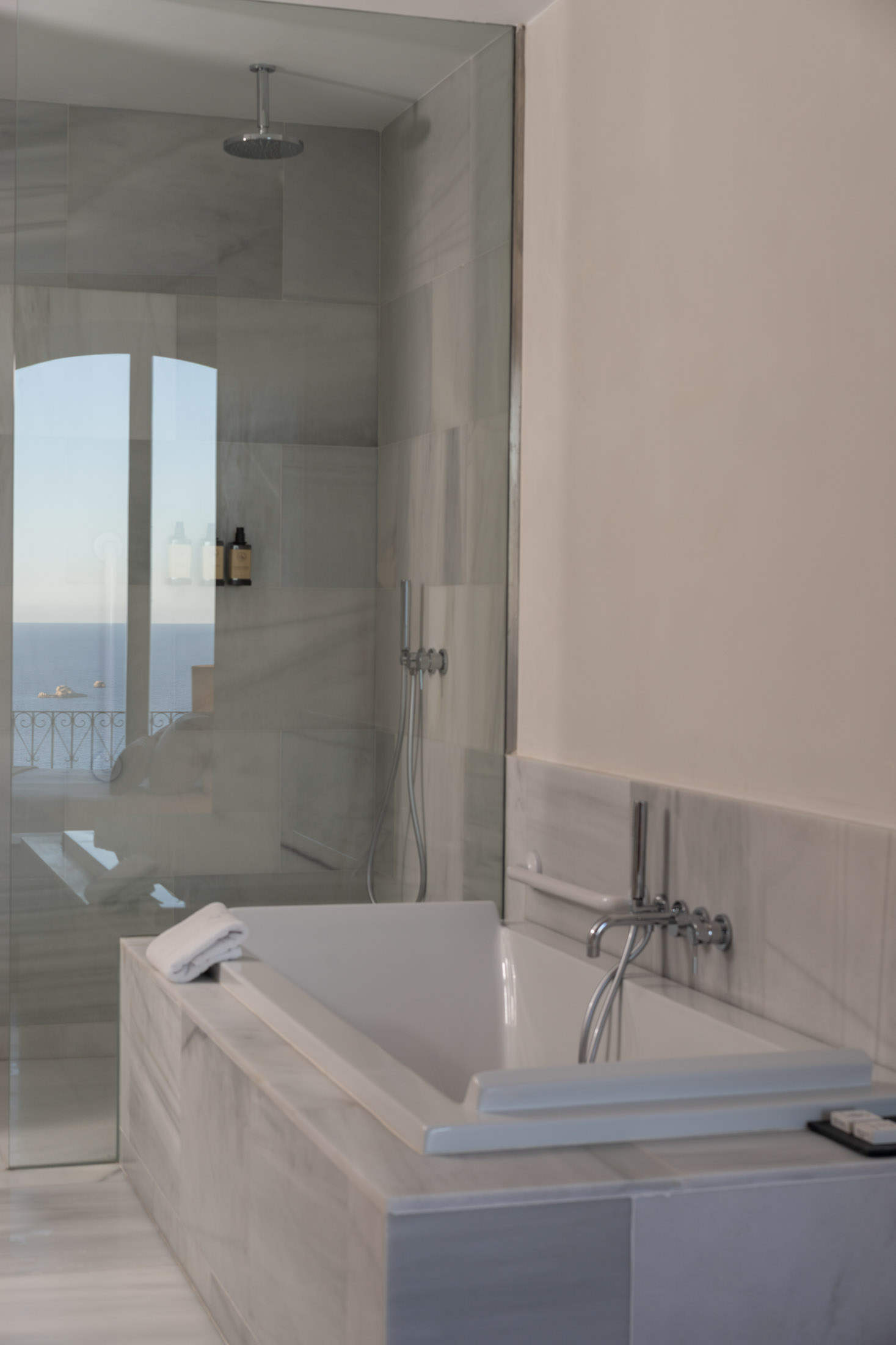 Bañera de junior suite del Parador de Ibiza