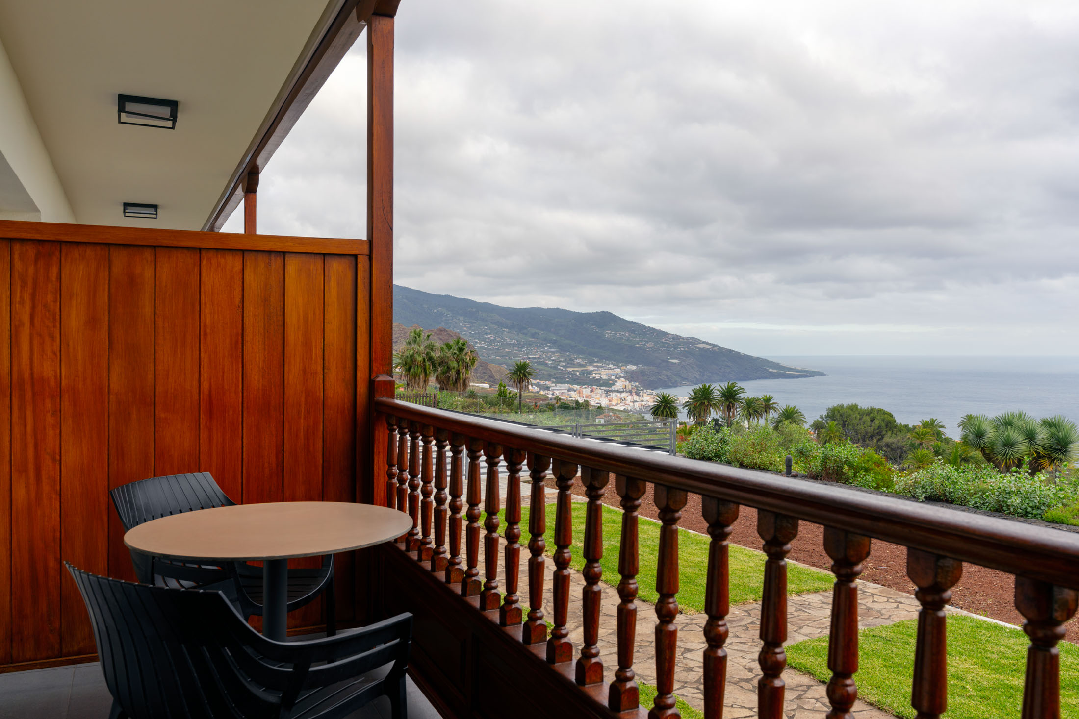 Terraza de habitación superior del Parador de La Palma