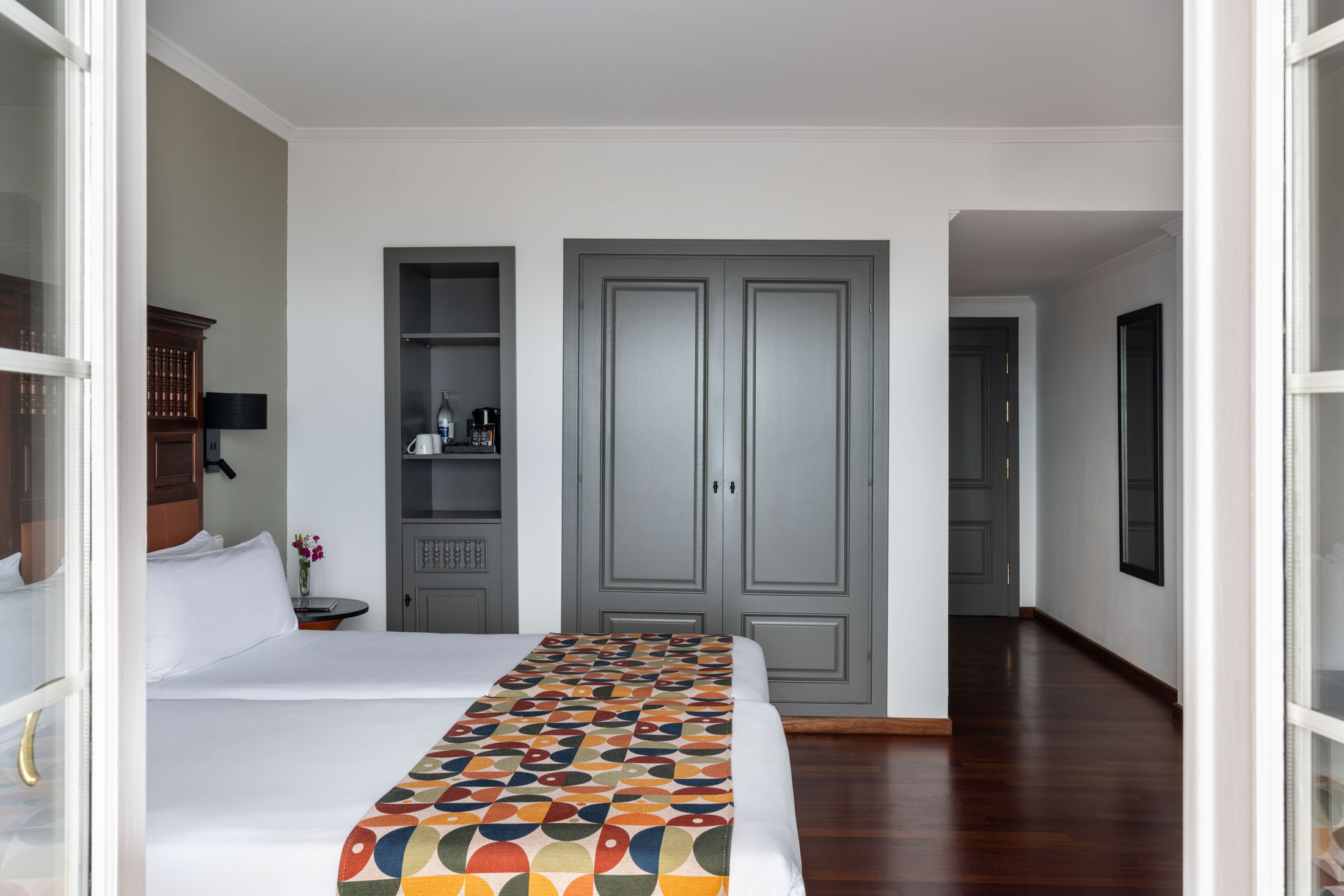 Lateral de habitación superior del Parador de La Palma