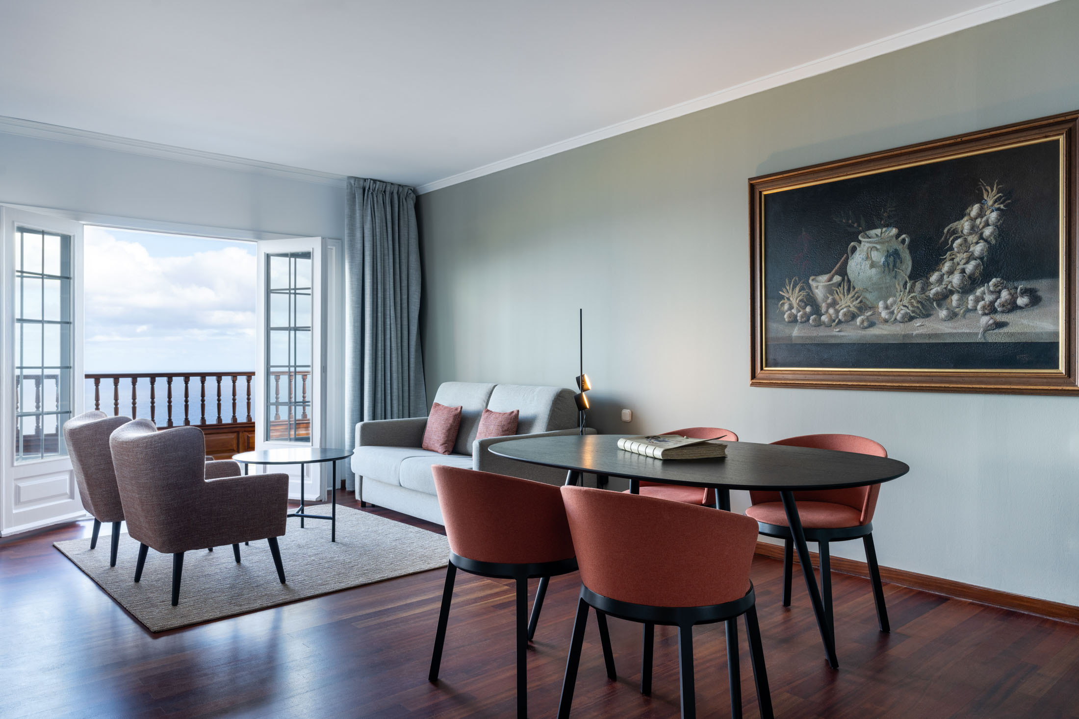 Salón de habitación junior suite del Parador de La Palma