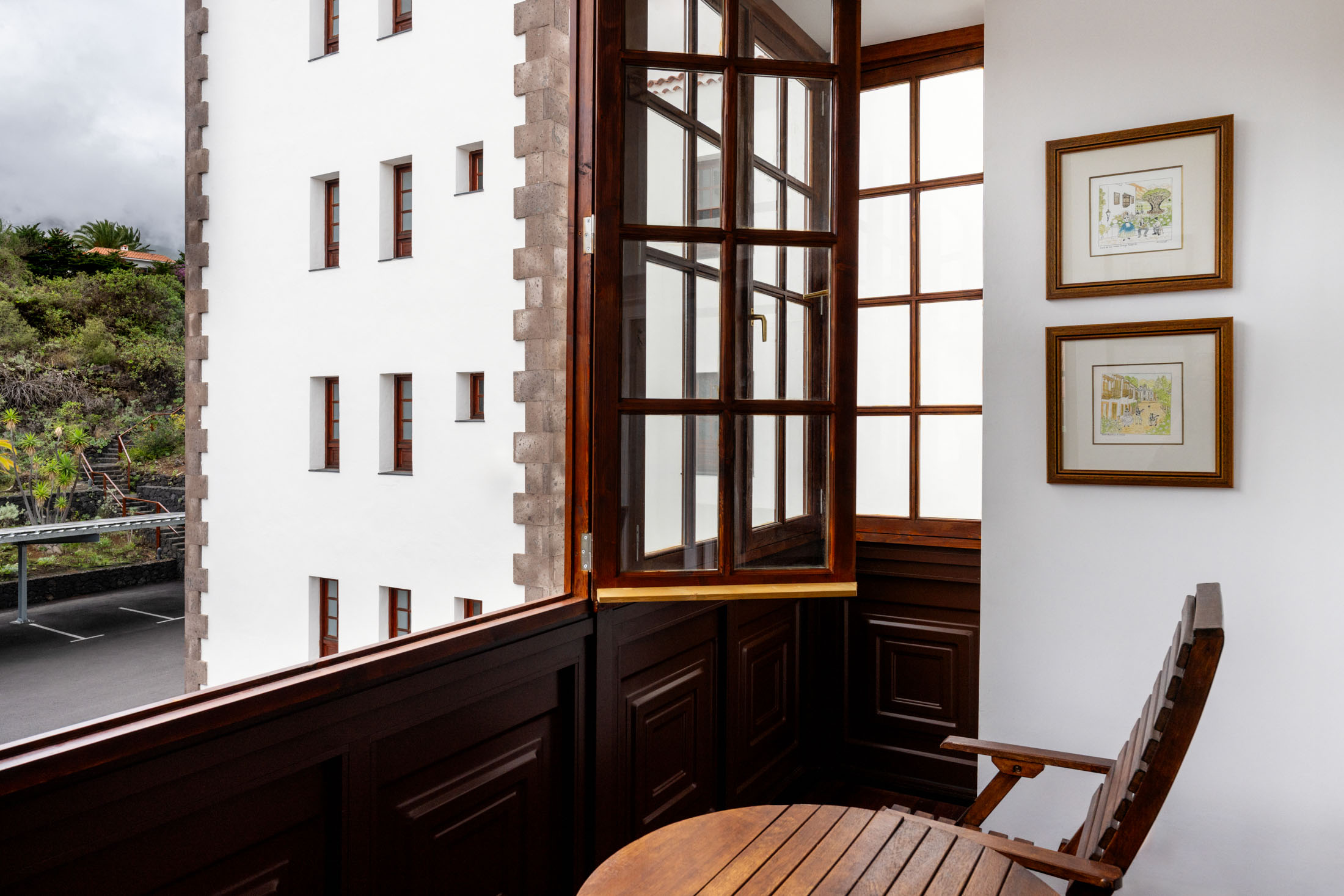 Escritorio de habitación estándar del Parador de La Palma