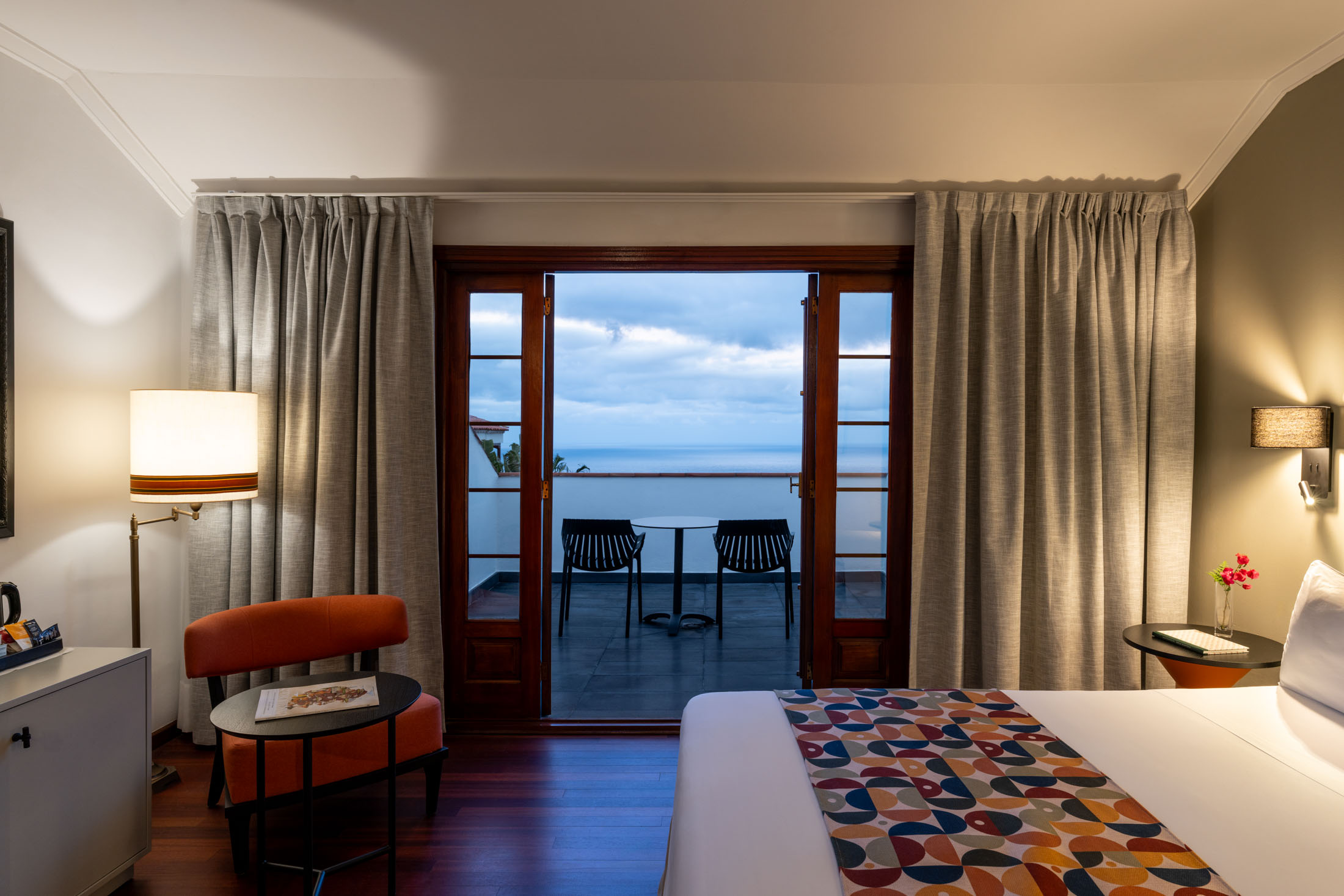 Nocturna de habitación superior del Parador de La Palma