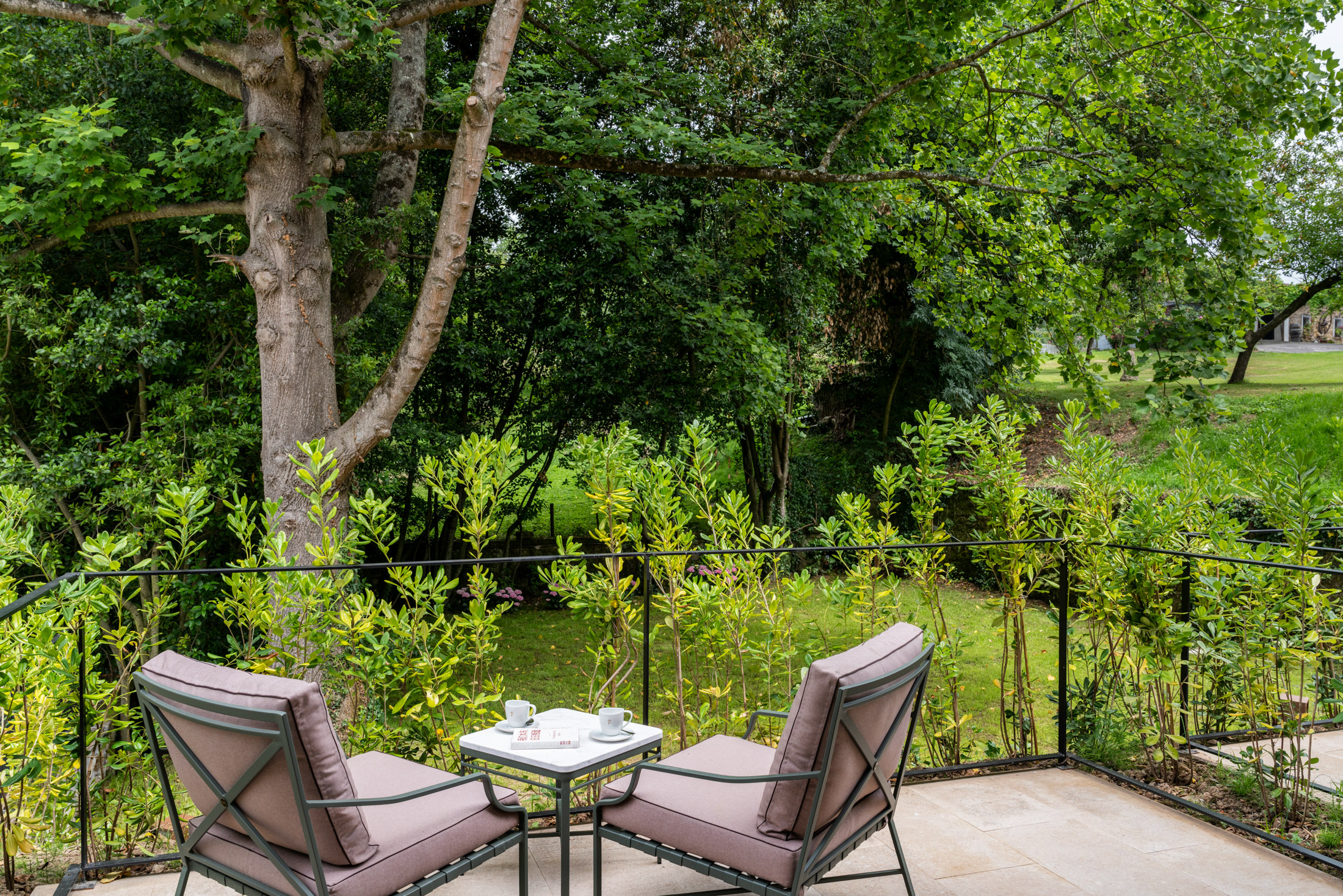 Terraza de habitación accesible del Parador de Santillana Altamira