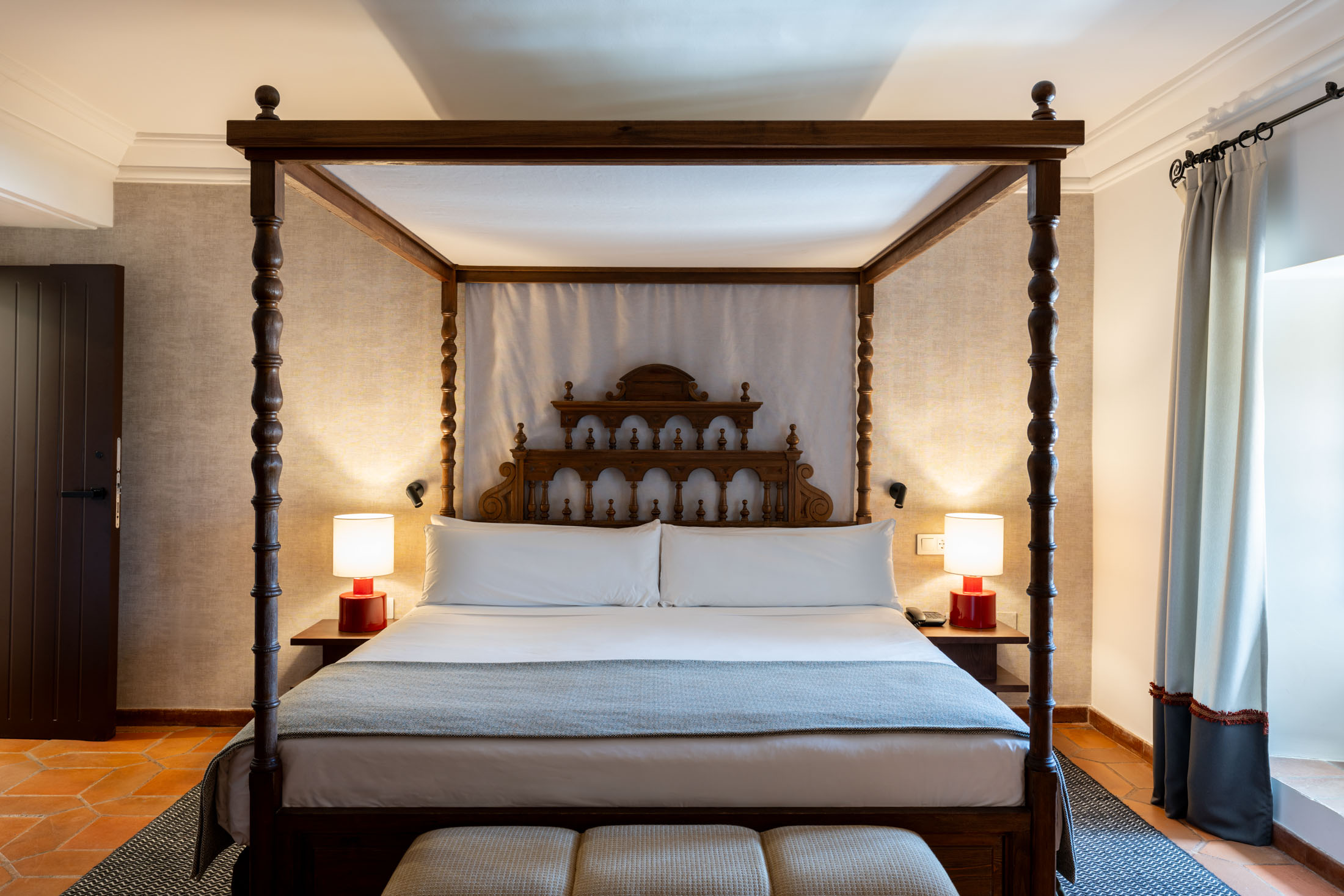 Cama de junior suite del Parador de Sigüenza