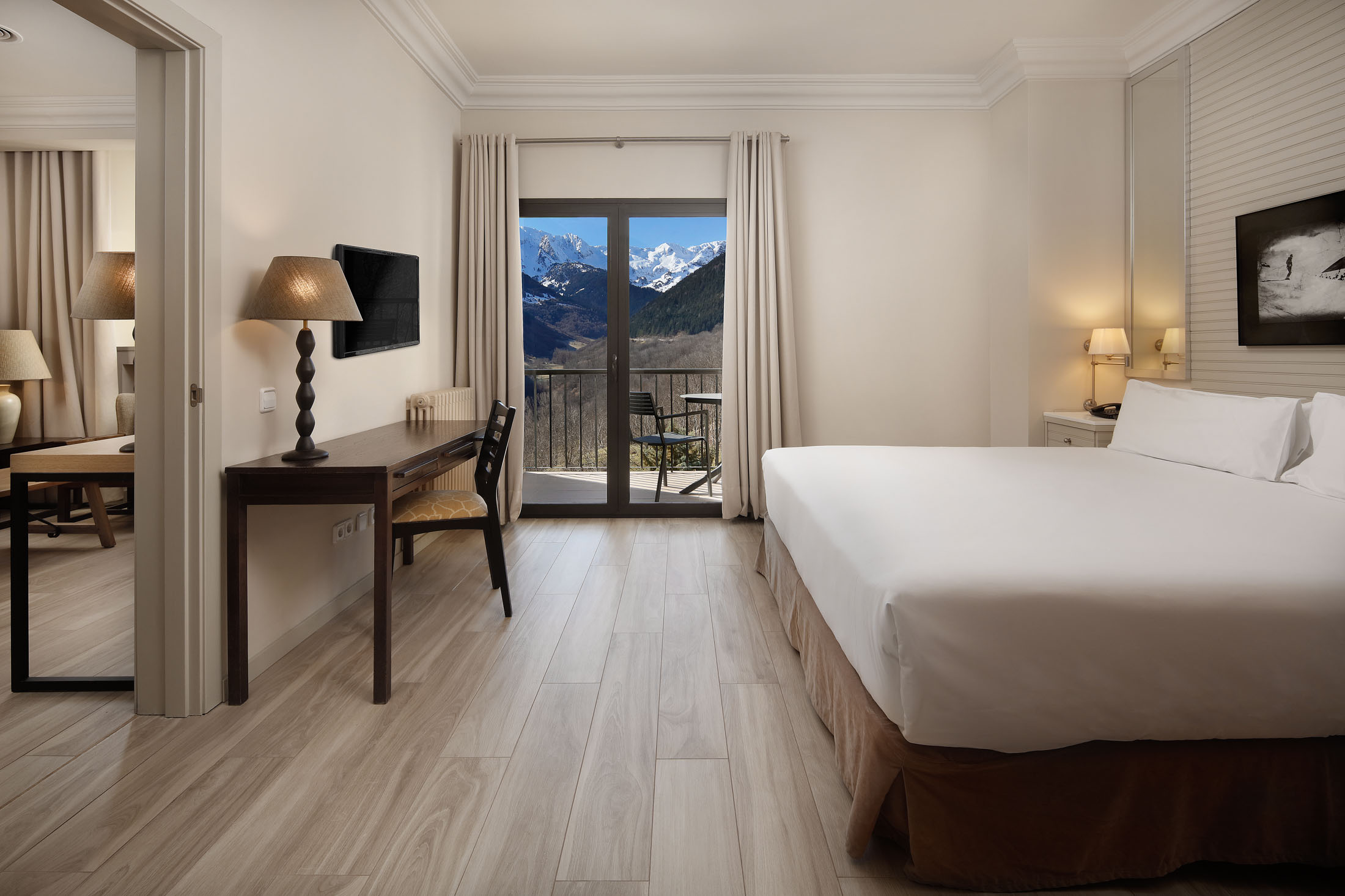 Habitación suite en el Parador de Vielha