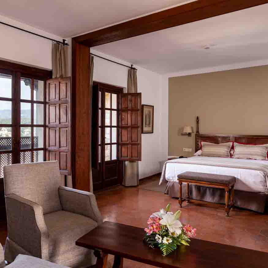 Habitación doble estándar en el Parador de Tortosa