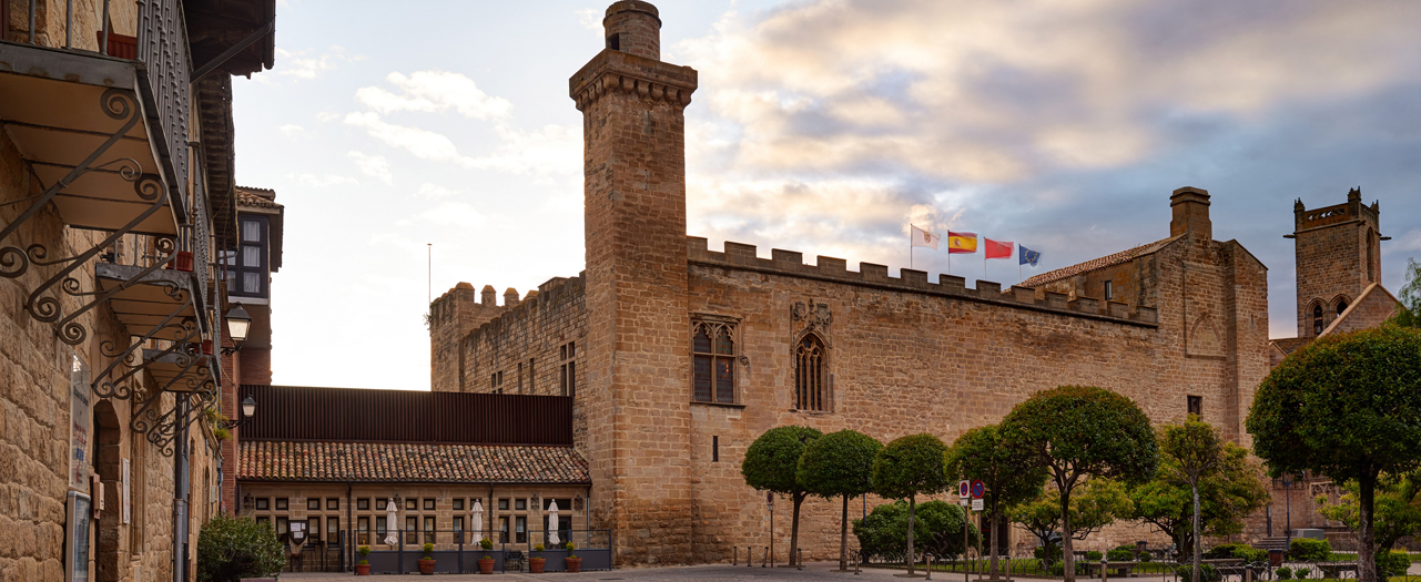 Mittelalterlicher Traum im Schloss der Könige von Navarra