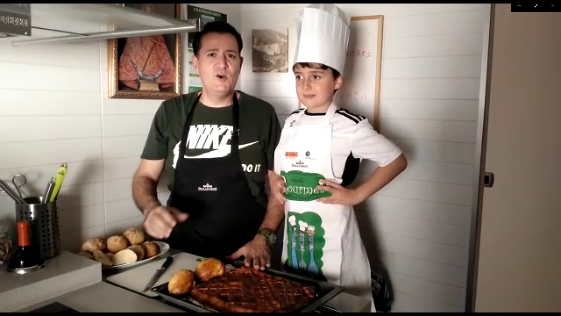 Juan Mora, chef de Jaén, con su hijo