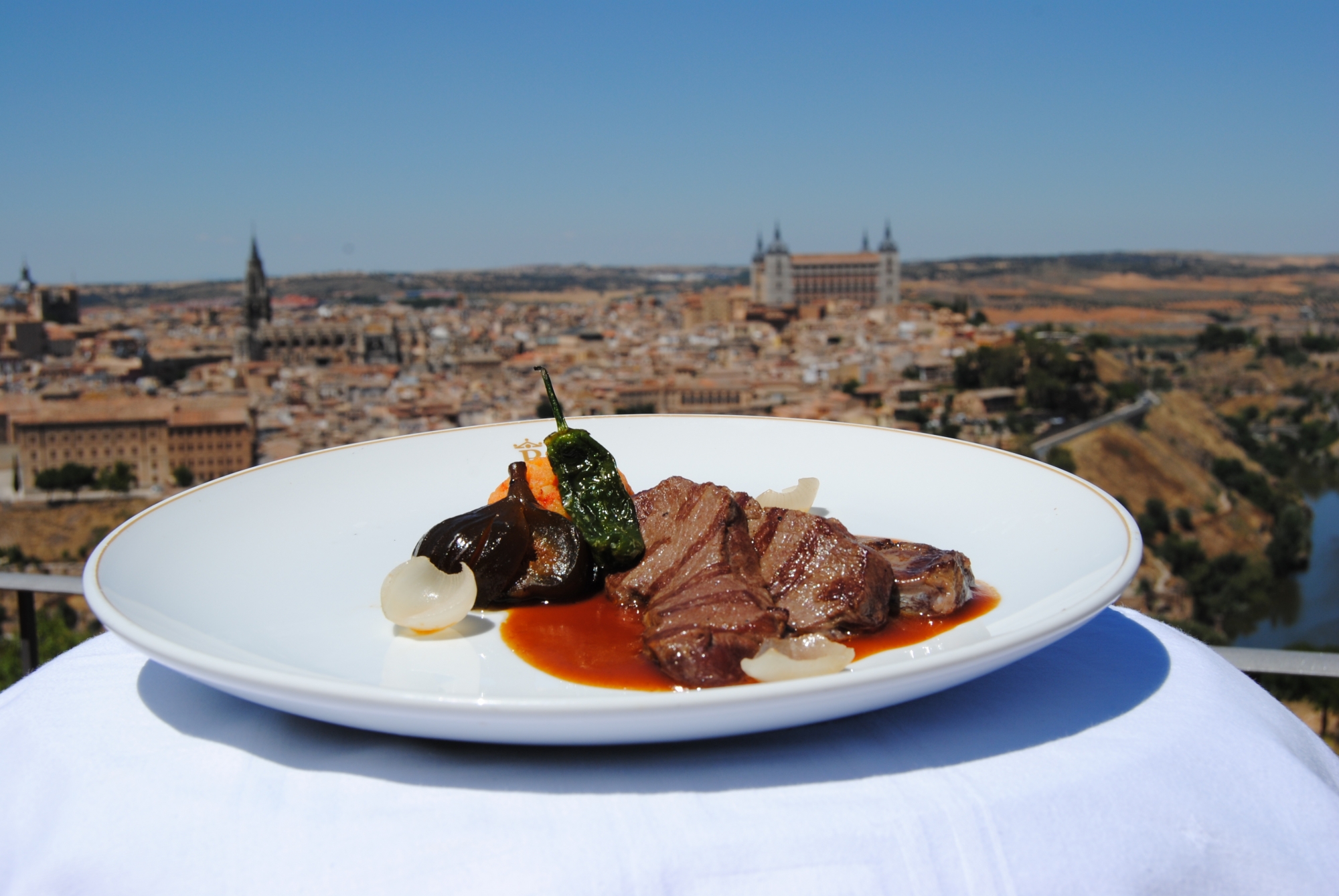 Ciervo marinado y emparrillado con patata revolcona Restaurante Parador de Toledo