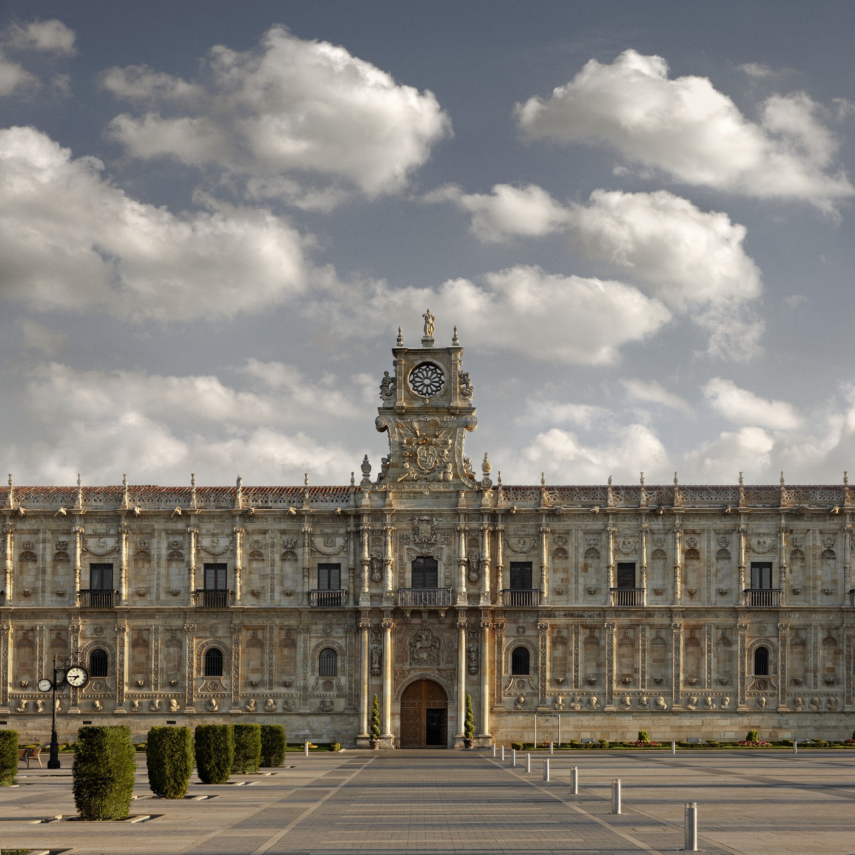 Parador León