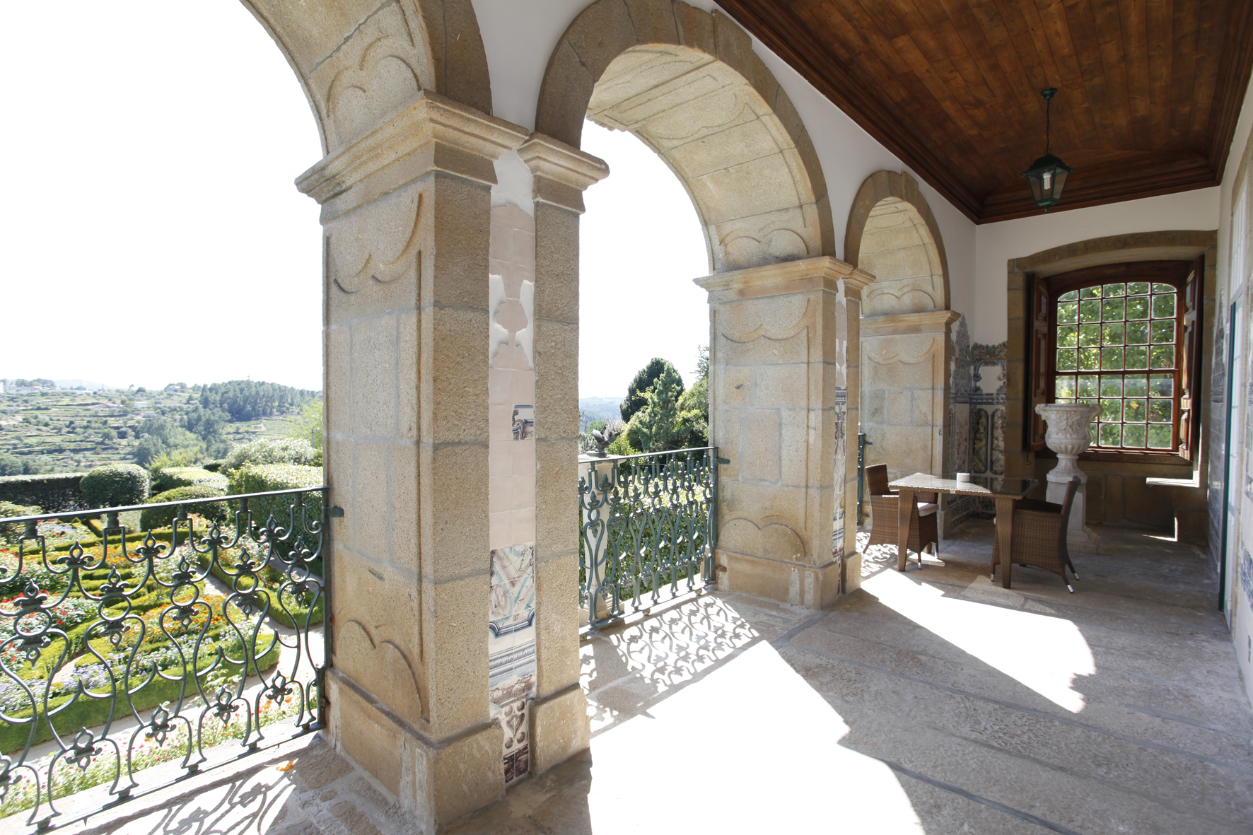 Parador Casa da Ínsua terraza suite