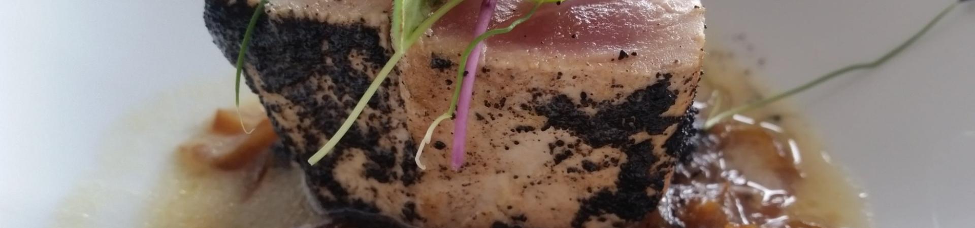 bonito_con_trompeta_de_los_muertos_y_rebozuelo_parador_de_soria_menu_buscasetas_2015.jpg bonito_con_trompeta_de_los_muertos_y_rebozuelo_parador_de_soria_menu_buscasetas_2015.jpg