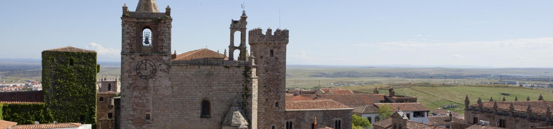 parador_de_caceres_104_vistas_desde_la_torre_del_parador.jpg parador_de_caceres_104_vistas_desde_la_torre_del_parador.jpg