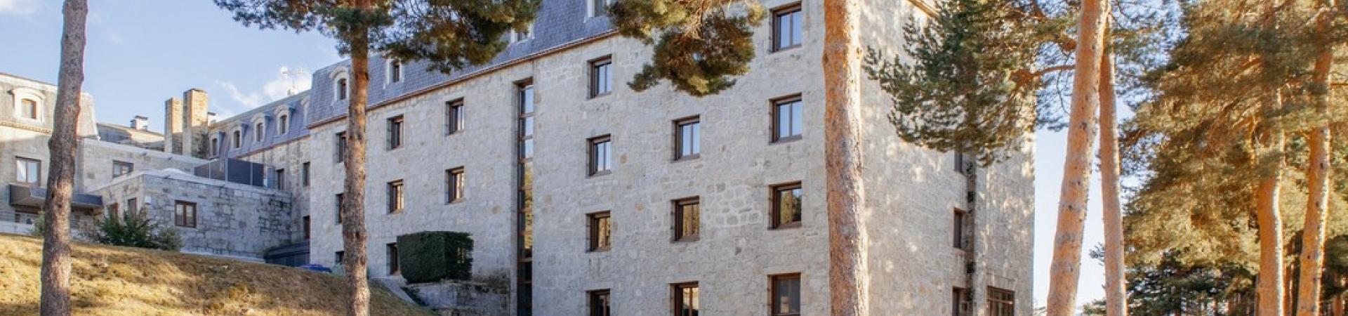 parador_de_gredos_34_exteriores_7.jpg parador_de_gredos_34_exteriores_7.jpg