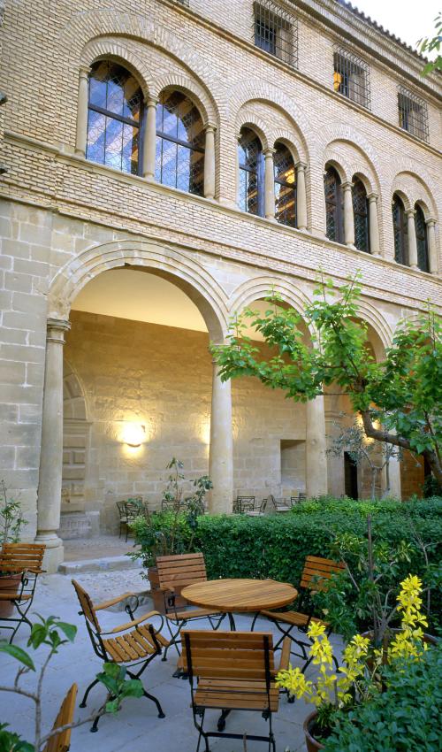 Patio del Parador de Alcañiz Patio del Parador de Alcañiz
