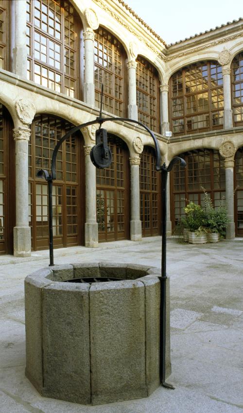 Claustro del Parador de Zamora