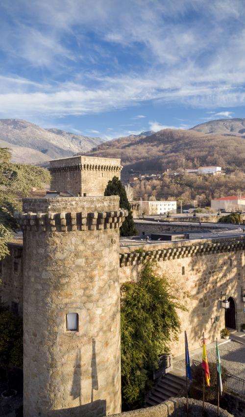 Fachada del Parador de Jarandilla de la Vera Fachada del Parador de Jarandilla de la Vera