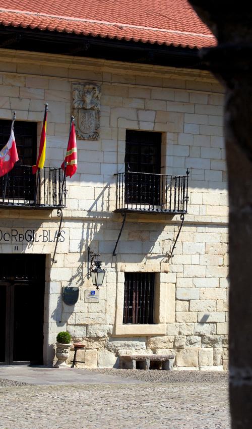 Entrada del Parador de Santillana Gil Blas