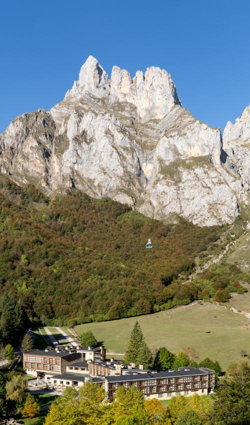 Parador de Fuente Dé en el parque nacional de los Picos de Europa