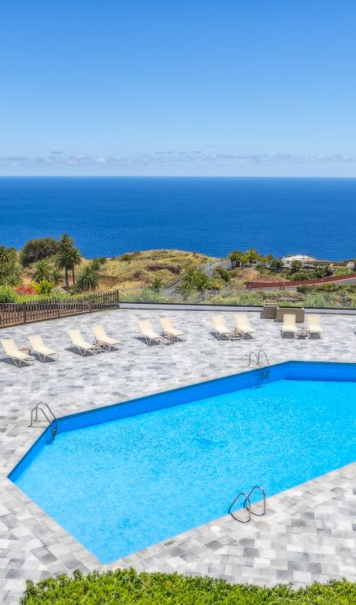 Piscina del Parador de La Palma Foto panorámica de la piscina del Parador de La Palma