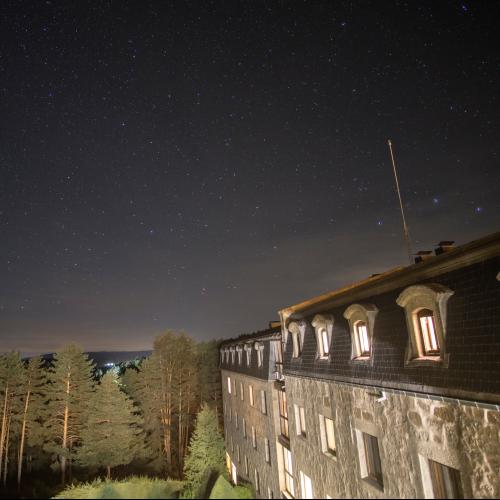 astroturismo-paradores-imagen-gredos-nocturna