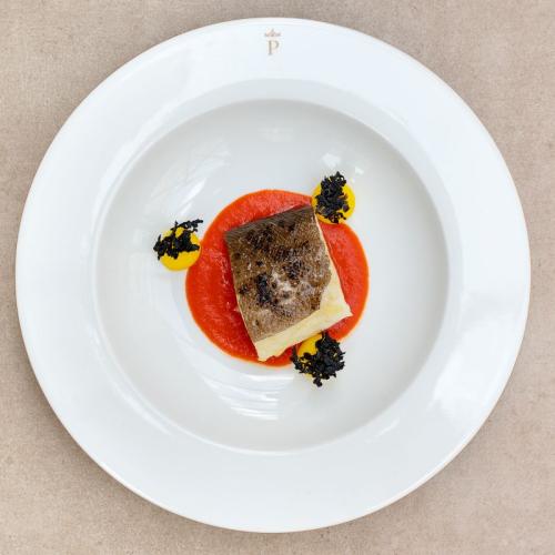 Lomo de bacalao confitado al ajo arriero.