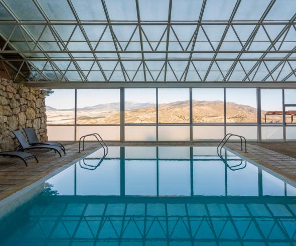 Piscina interior del Parador de Lorca