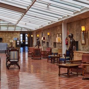 Salón social del Parador de Ciudad Rodrigo