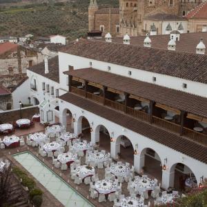 Banquete en la terraza del Parador de Guadalupe
