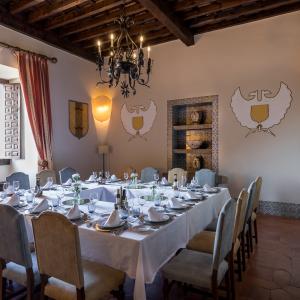 Banquete en salón del Parador de Jarandilla