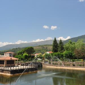 Foso del castillo donde se ubica el Parador de Jarandilla