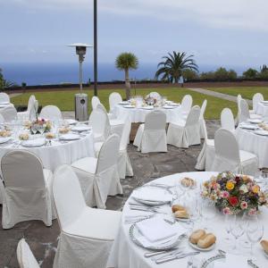 Banquete en los jardines del Parador de La Palma