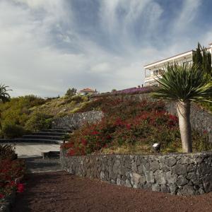 Paseo en el jardín del Parador de La Palma