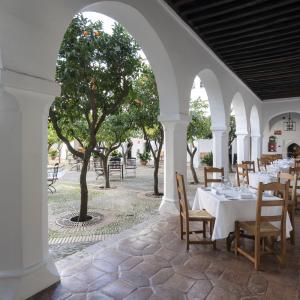 Restaurante del claustro del Parador de Guadalupe