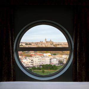 Ventana de suite del Parador de Salamanca