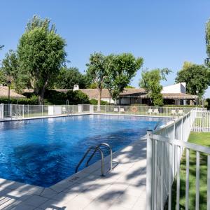 Vista general de la piscina del Parador de Albacete