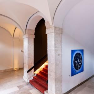 Arco del pasillo a las habitaciones del Parador de Alcalá de Henares