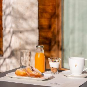 Montaje desayuno del Parador de Alcalá de Henares